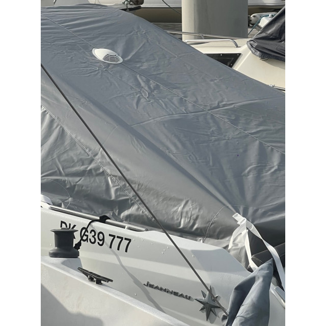 Purchase Flat cover deck Jeanneau Cap Camarat 5.5 CC S2