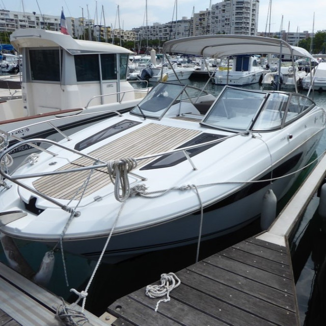 Purchase Flat cover for Jeanneau Cap Camarat 7.5 DC deck