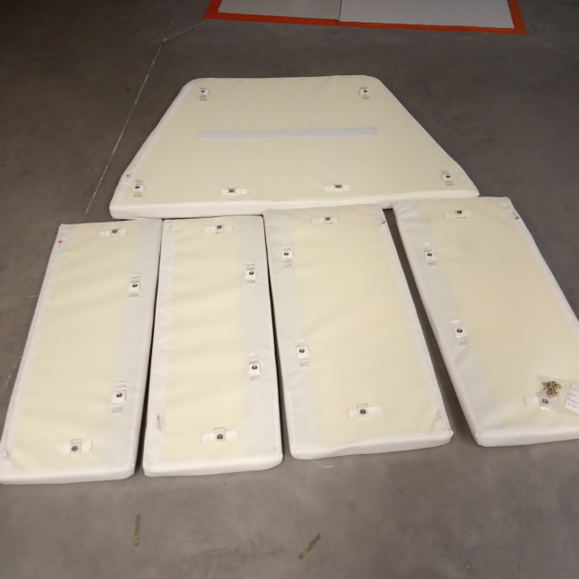Purchase Quicksilver 500 Commander Cushion