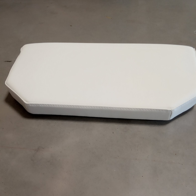 Purchase 3D Tender Nividic 550 bolster cushion