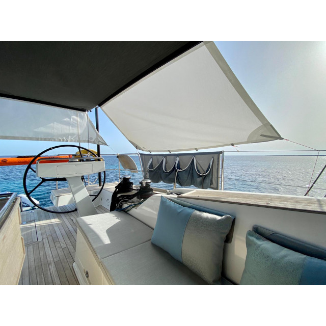 Purchase Sun shelter with halyard pockets