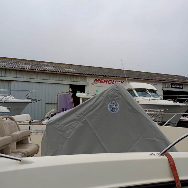 Purchase Quicksilver Activ 675 Open Console Cover