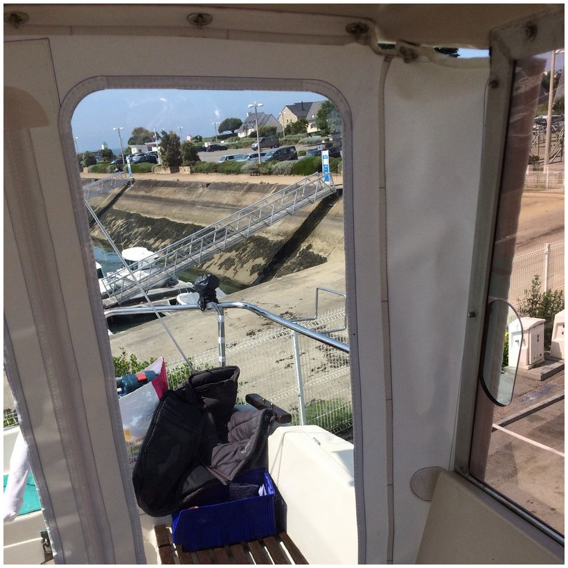 Purchase Steering compartment closure Evasion 25 Beneteau