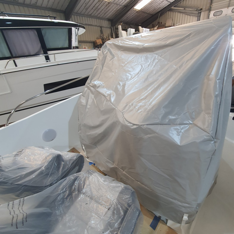Purchase Jeanneau Cap Camarat 7.5 CC console cover