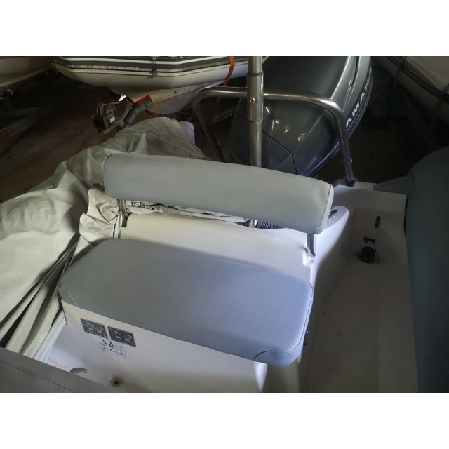 Purchase Pilot seat cushion Bombard Explorer 530 SB