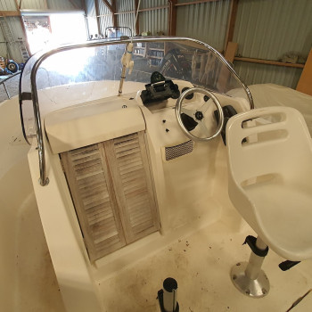 Purchase Jeanneau Cap Camarat 635 CC console cover